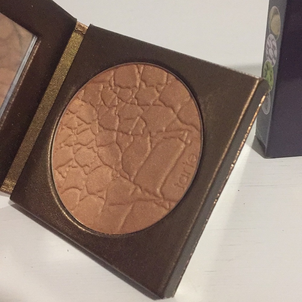 Bronzer - Picture 2 of 3